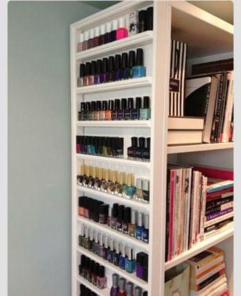ranger ses vernis à ongles dans une bibliothèque